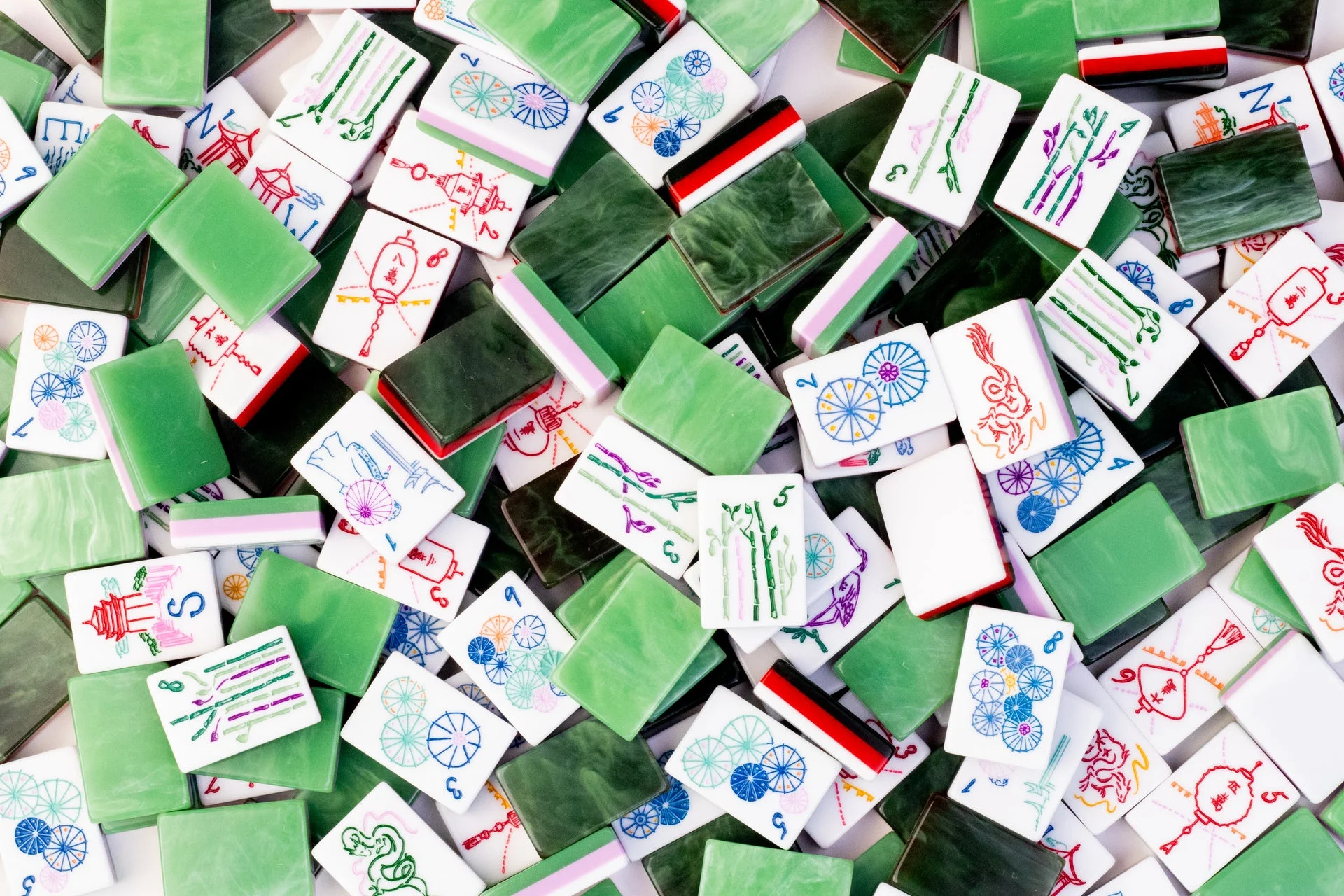 幸运刮刮乐2代游戏界面，金色麻将牌特效